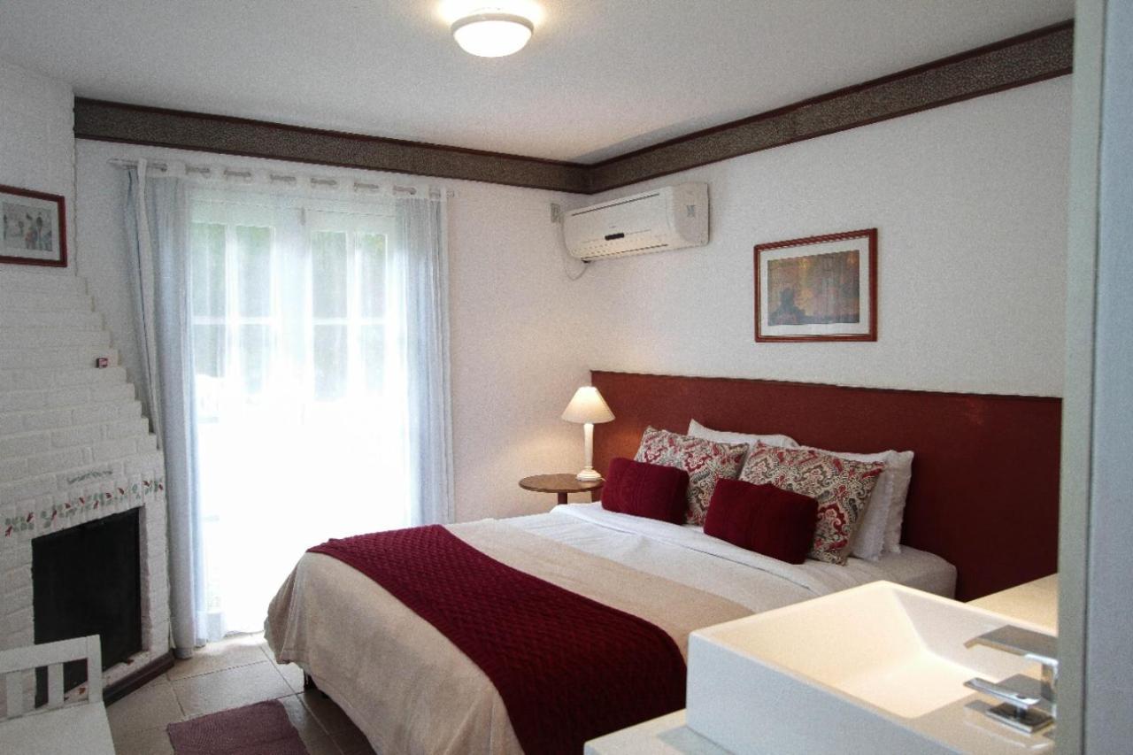 Pequena Suecia Hotell Penedo  Rum bild
